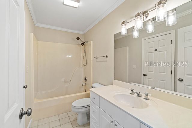 5 Petigru Dr, Beaufort, SC 29902