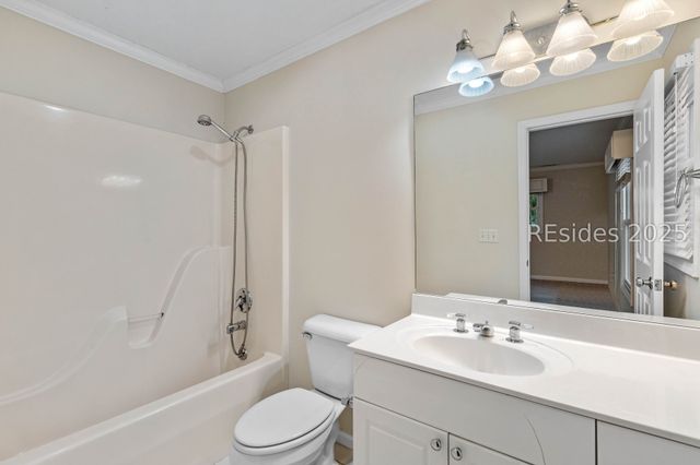 5 Petigru Dr, Beaufort, SC 29902