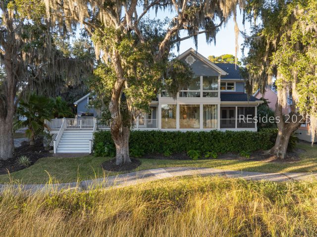 5 Petigru Dr, Beaufort, SC 29902