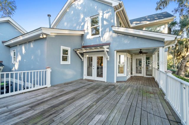 5 Petigru Dr, Beaufort, SC 29902