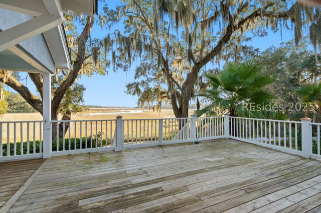 5 Petigru Dr, Beaufort, SC 29902