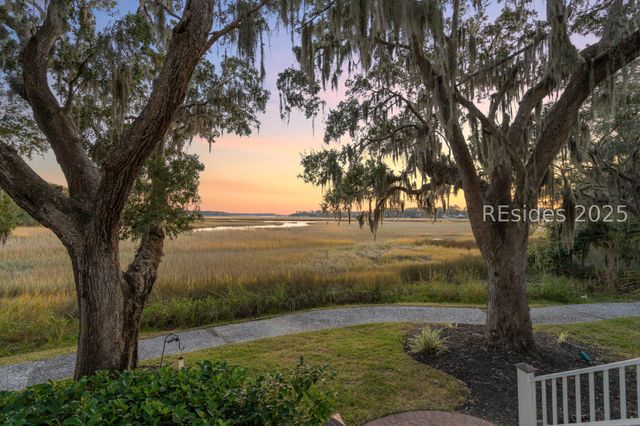 5 Petigru Dr, Beaufort, SC 29902