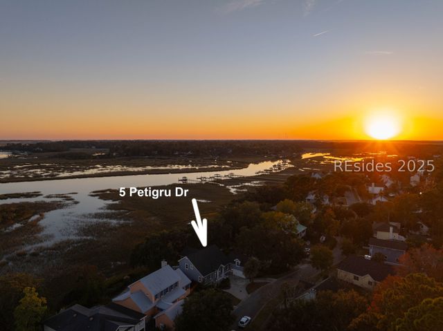 5 Petigru Dr, Beaufort, SC 29902