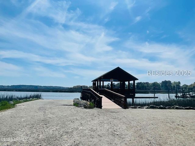 5 Petigru Dr, Beaufort, SC 29902