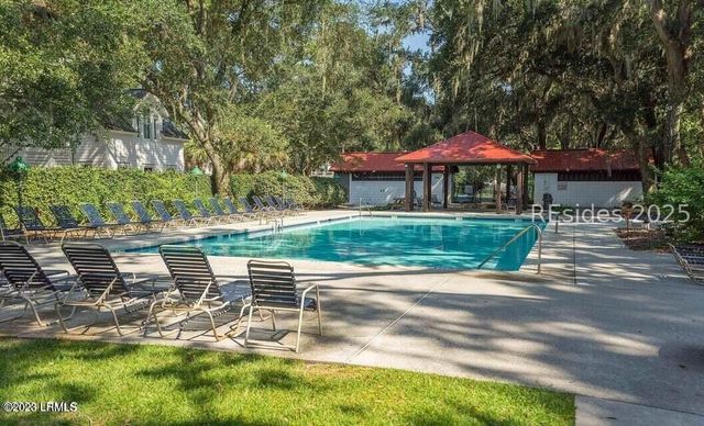 5 Petigru Dr, Beaufort, SC 29902