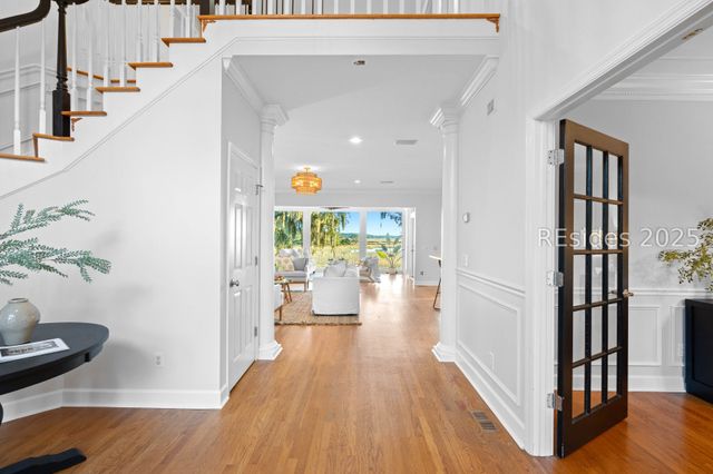 5 Petigru Dr, Beaufort, SC 29902