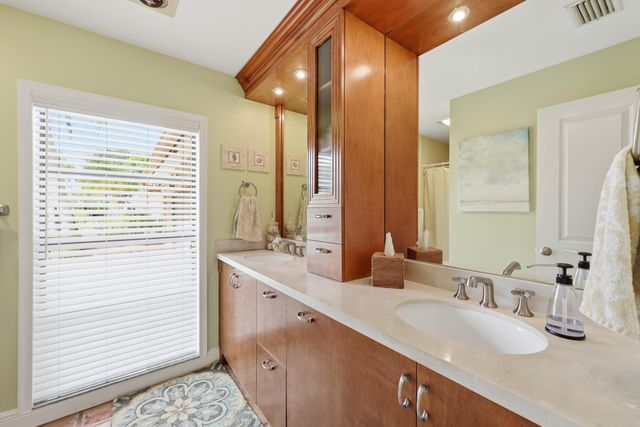 10152 Harbourtown Court, Boca Raton, FL 33498