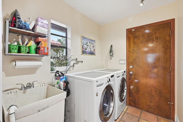 10152 Harbourtown Court, Boca Raton, FL 33498