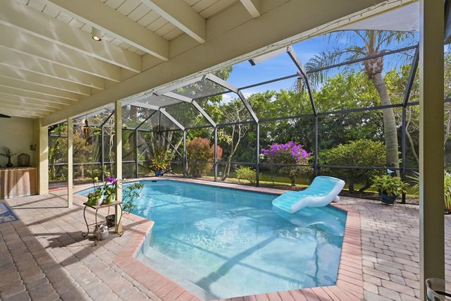 10152 Harbourtown Court, Boca Raton, FL 33498
