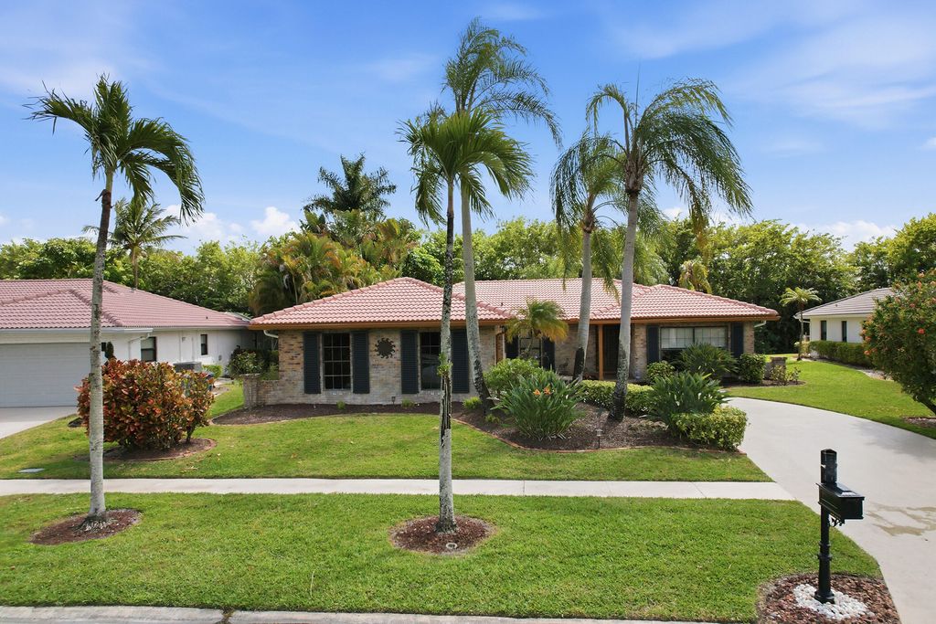 10152 Harbourtown Court, Boca Raton, FL 33498