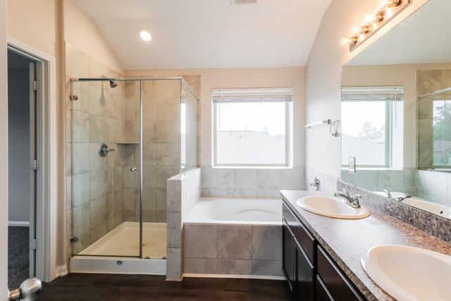 15141 Meadow Glen S, Conroe, TX 77306