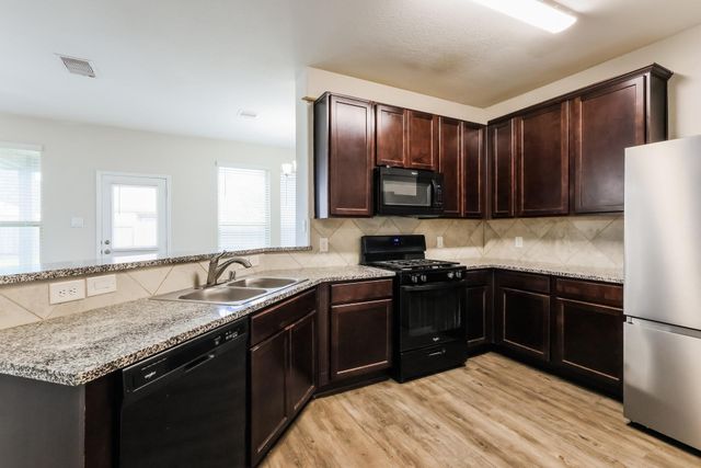15141 Meadow Glen S, Conroe, TX 77306