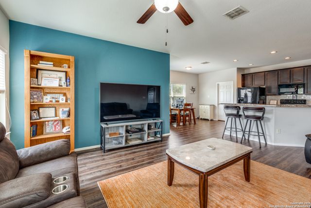 7006 Zuma Beach, Converse, TX 78109