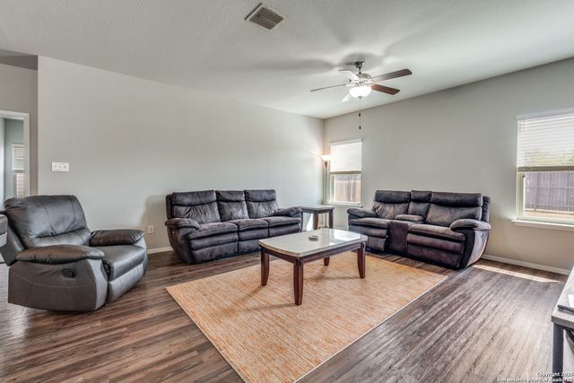 7006 Zuma Beach, Converse, TX 78109