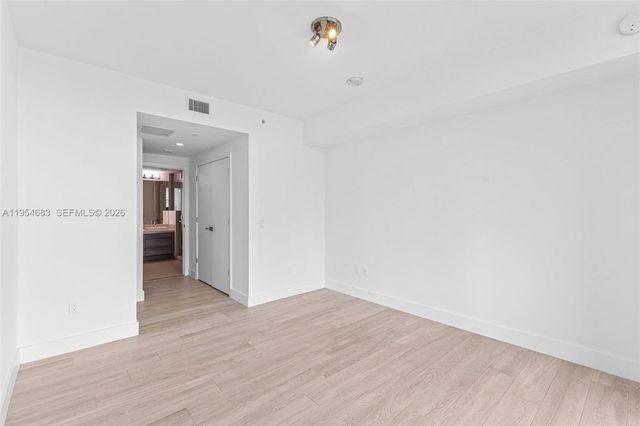 1080 Brickell Ave 3909, Miami, FL 33131