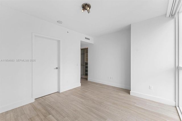 1080 Brickell Ave 3909, Miami, FL 33131