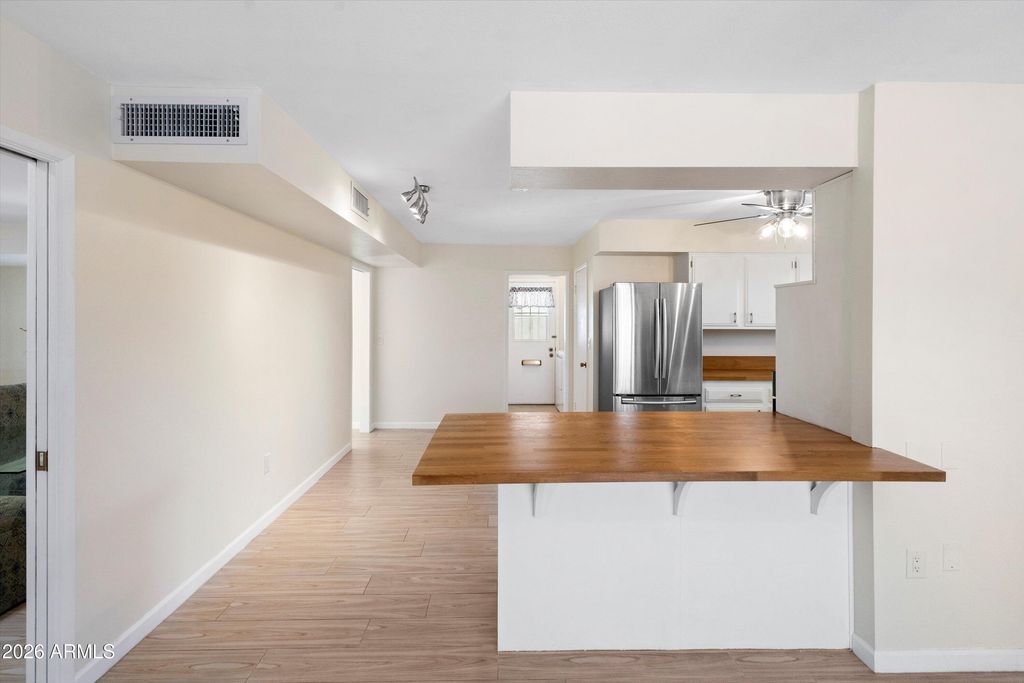 Image 17 of property listing at 10802 W CUMBERLAND Drive, Sun City, AZ 85351