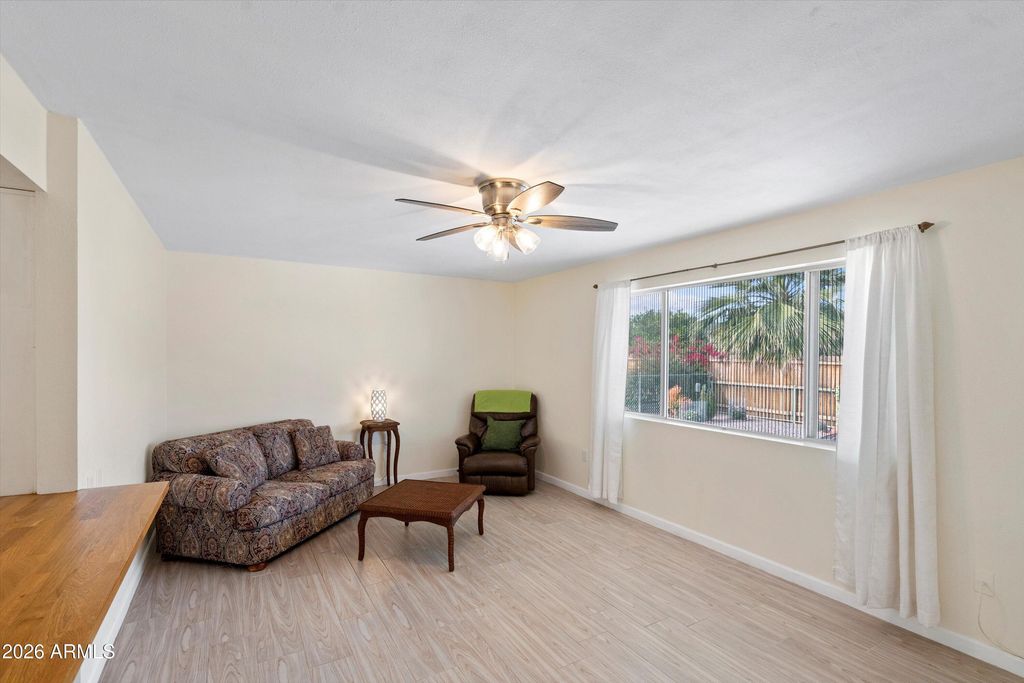 Image 19 of property listing at 10802 W CUMBERLAND Drive, Sun City, AZ 85351