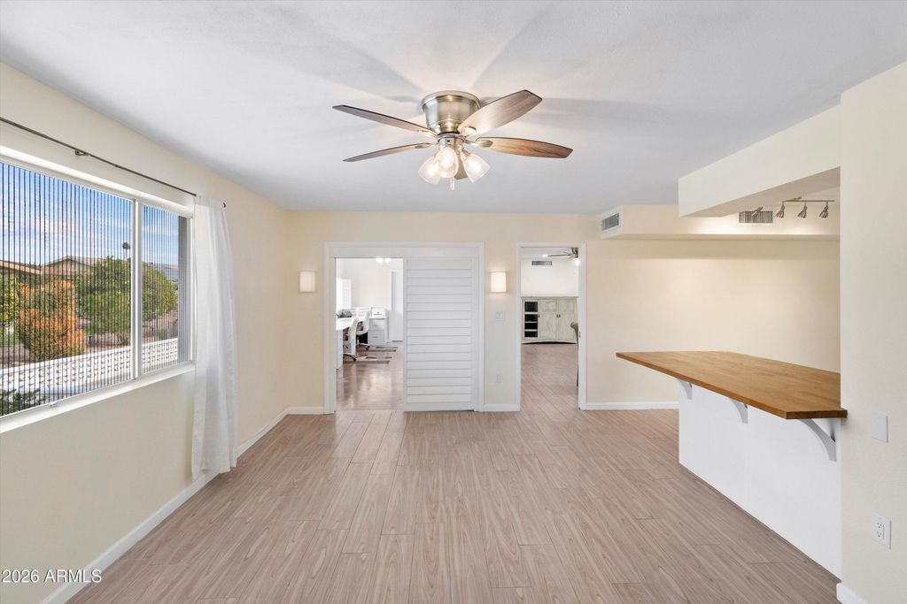 Image 20 of property listing at 10802 W CUMBERLAND Drive, Sun City, AZ 85351