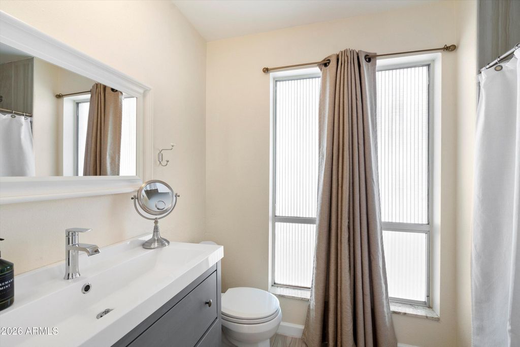 Image 30 of property listing at 10802 W CUMBERLAND Drive, Sun City, AZ 85351