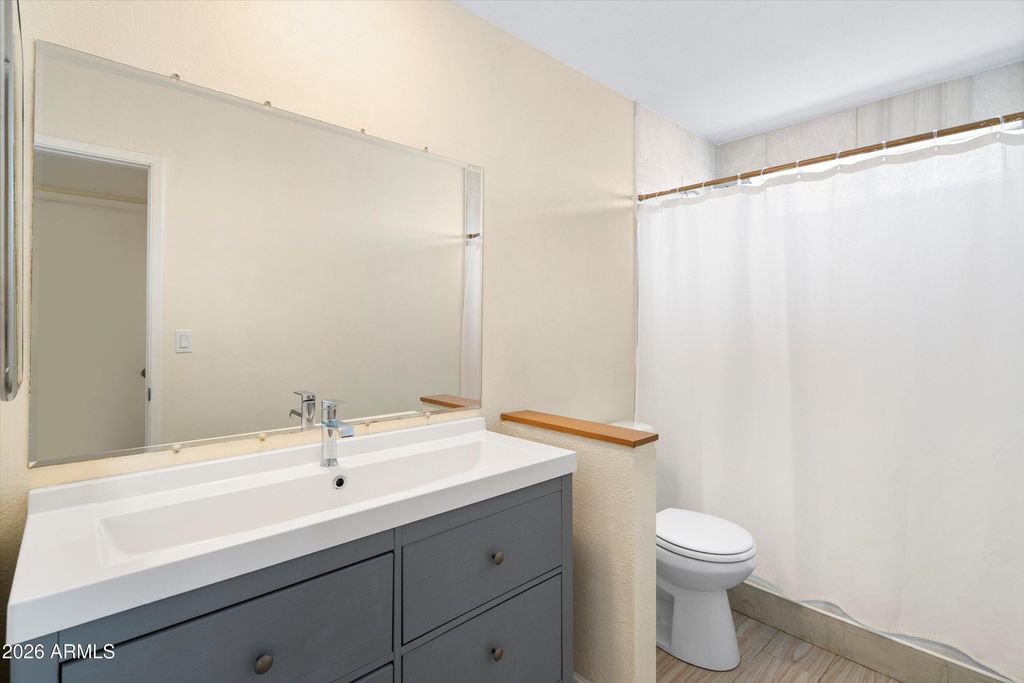 Image 32 of property listing at 10802 W CUMBERLAND Drive, Sun City, AZ 85351