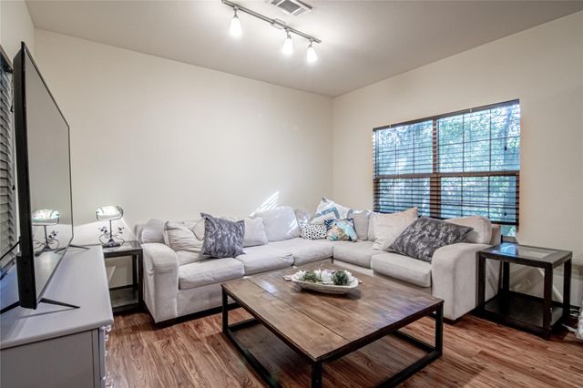 1239 20th Street A, Huntsville, TX 77340