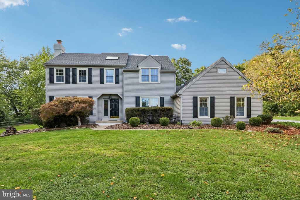 605 FRENCH CREEK LN, CHESTER SPRINGS, PA 19425 — exterior