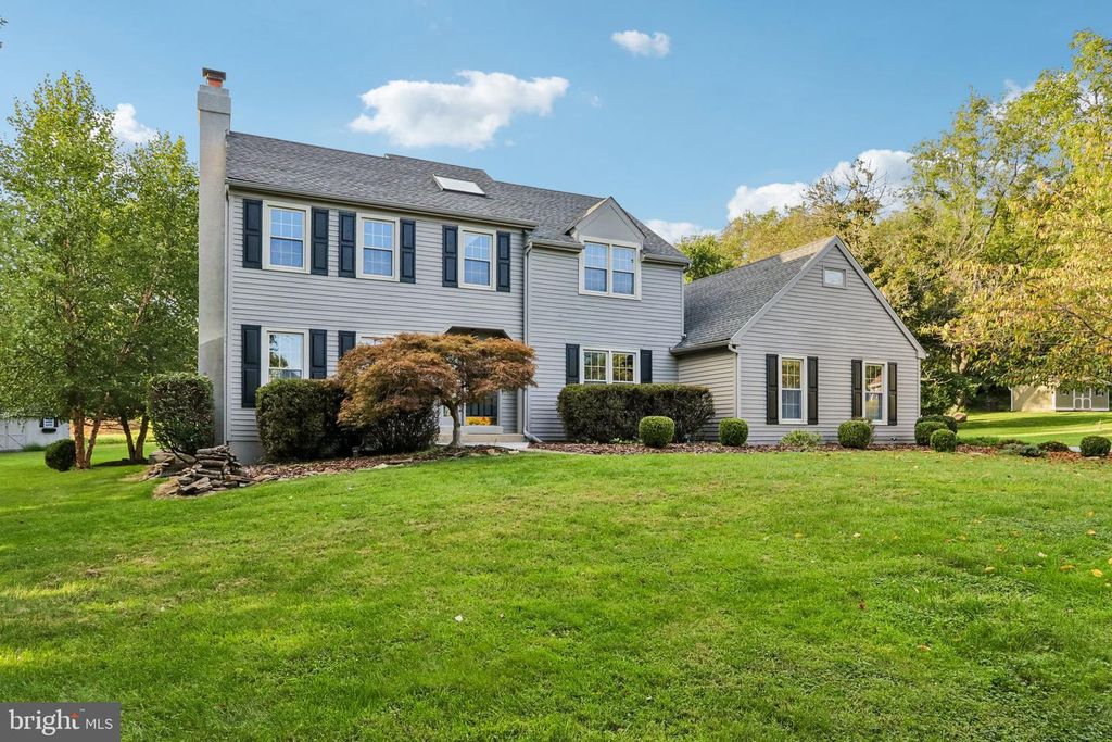 605 FRENCH CREEK LN, CHESTER SPRINGS, PA 19425 — photo 2