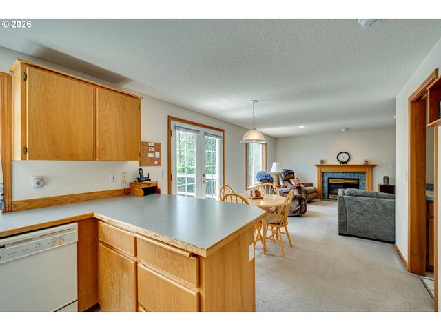1241 E PIONEER Loop, La Center, WA 98629