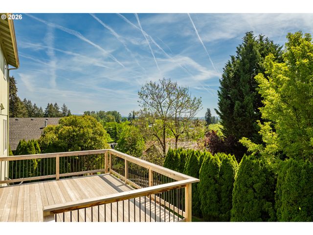1241 E PIONEER Loop, La Center, WA 98629