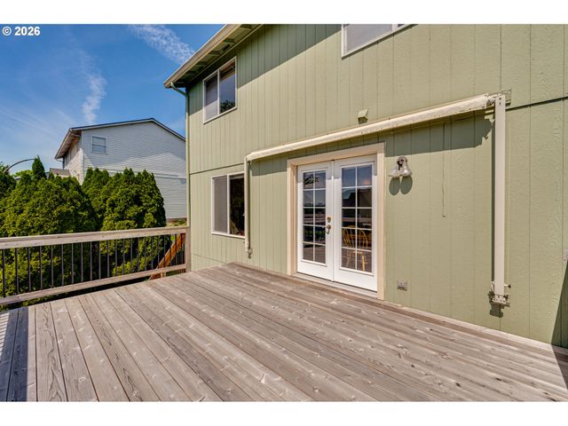 1241 E PIONEER Loop, La Center, WA 98629