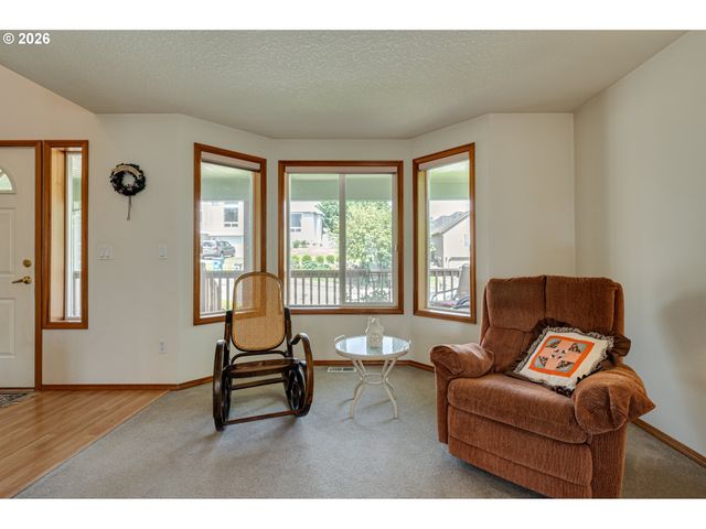 1241 E PIONEER Loop, La Center, WA 98629