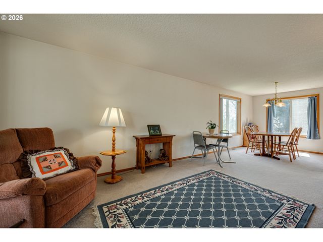 1241 E PIONEER Loop, La Center, WA 98629