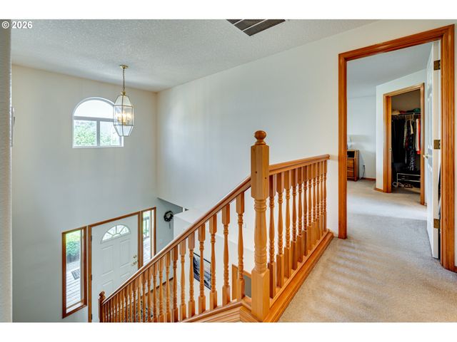 1241 E PIONEER Loop, La Center, WA 98629