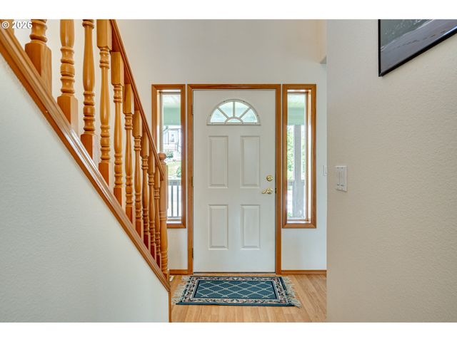1241 E PIONEER Loop, La Center, WA 98629