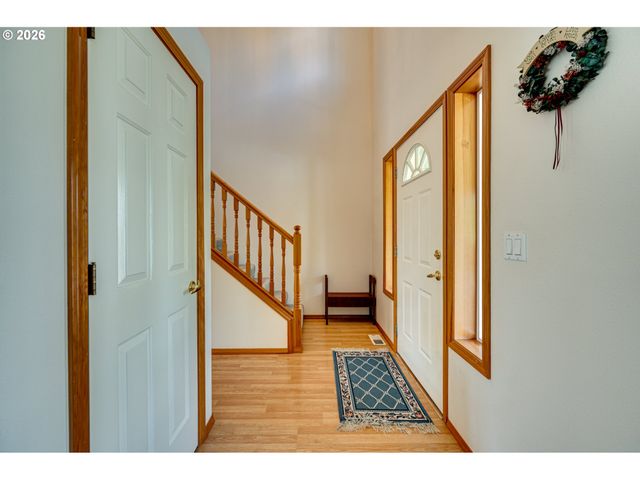 1241 E PIONEER Loop, La Center, WA 98629