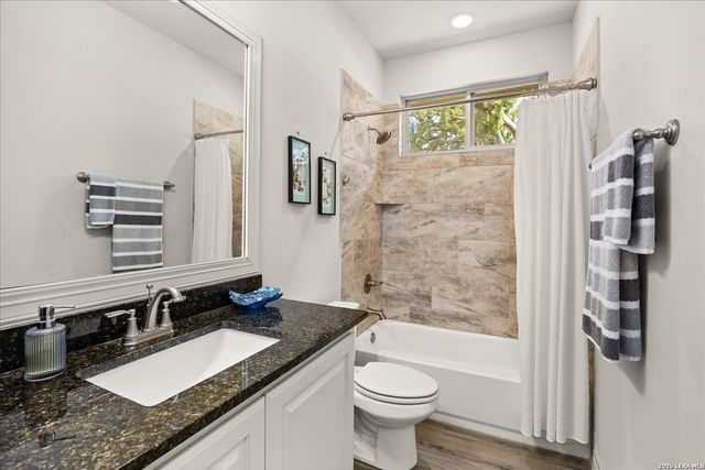 2 CANARIO LN, Boerne, TX 78006