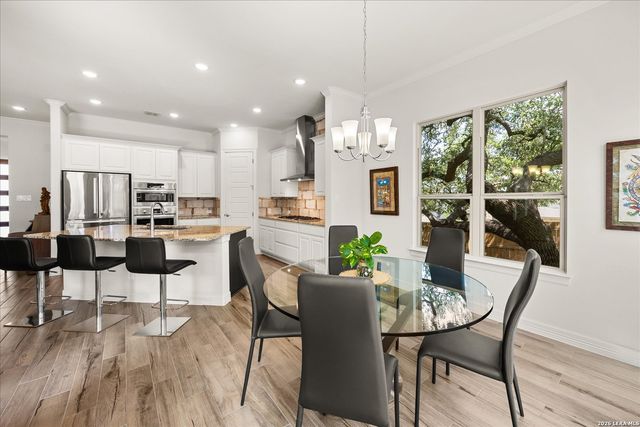 2 CANARIO LN, Boerne, TX 78006