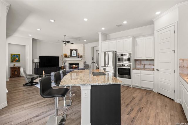 2 CANARIO LN, Boerne, TX 78006