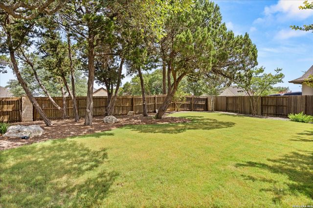 2 CANARIO LN, Boerne, TX 78006