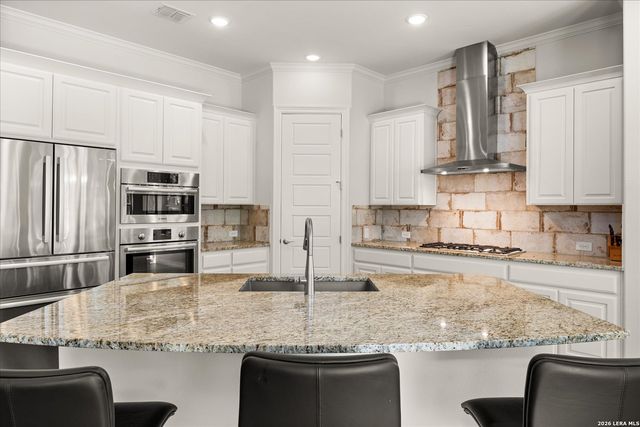 2 CANARIO LN, Boerne, TX 78006