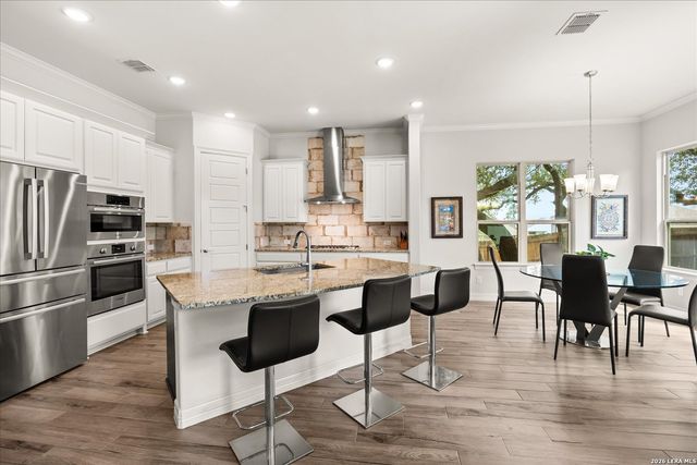 2 CANARIO LN, Boerne, TX 78006