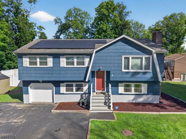 2 Vivian Plz, Andover Twp., NJ 07860