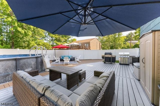 2 Vivian Plz, Andover Twp., NJ 07860