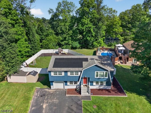 2 Vivian Plz, Andover Twp., NJ 07860