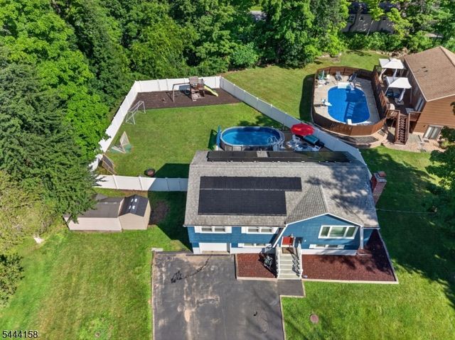 2 Vivian Plz, Andover Twp., NJ 07860