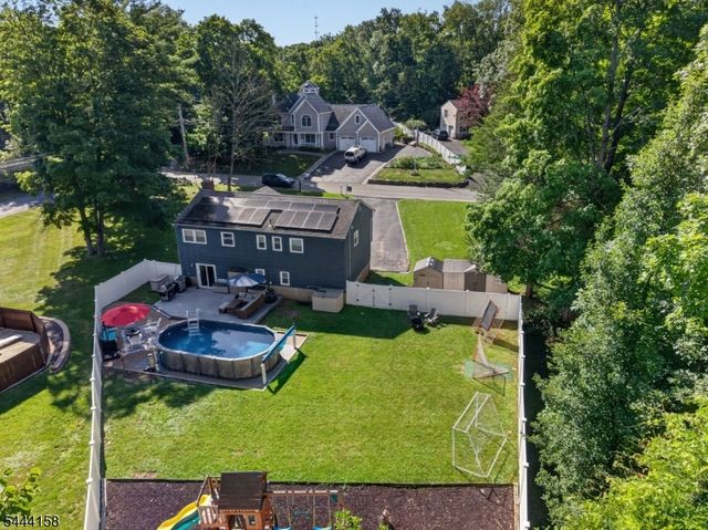 2 Vivian Plz, Andover Twp., NJ 07860
