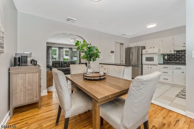 2 Vivian Plz, Andover Twp., NJ 07860