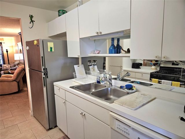 10037 62ND TERRACE N 9, St Petersburg, FL 33708