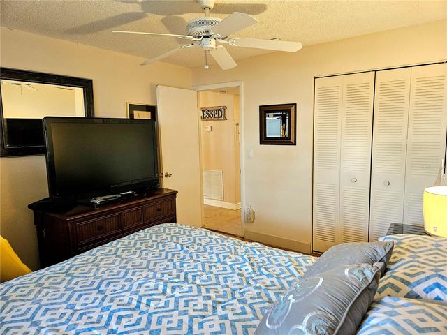 10037 62ND TERRACE N 9, St Petersburg, FL 33708